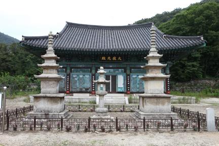장흥 보림사 남·북 삼층석탑 및 석등