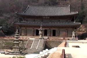 구례 화엄사 각황전 앞 석등