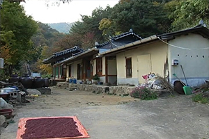 예천 청룡사 석조여래좌상