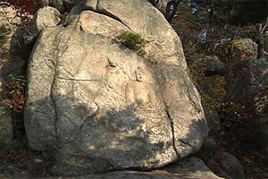 경주 남산 용장사지 마애여래좌상