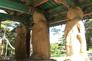경주 배동 석조여래삼존입상