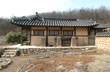 아래채측면