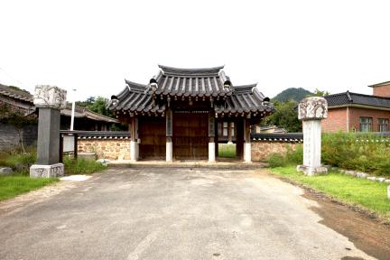 영암이우당_외삼문 (촬영년도 : 2015년)