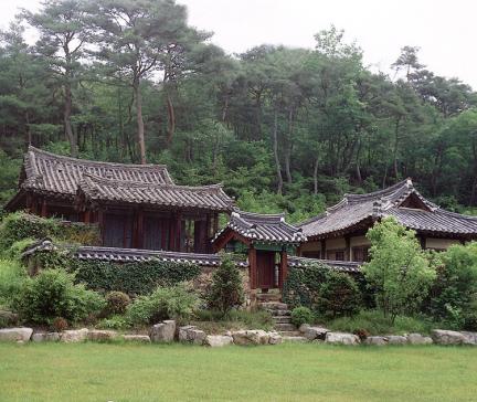 내성유곡권충재관계유적(사당과갱장각)