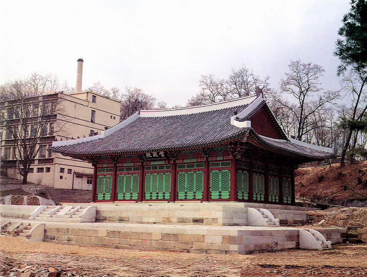 숭정전(1990년복원)