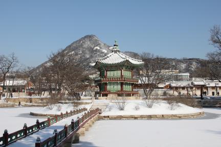 경복궁 향원정 설경(2012.2.1 촬영, 문화재청)