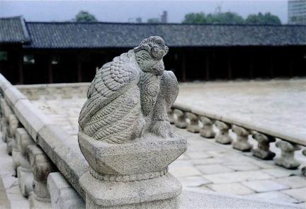 근정전월대동물상