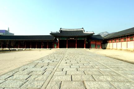 유화문전경