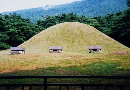 경주 배동 삼릉 전면