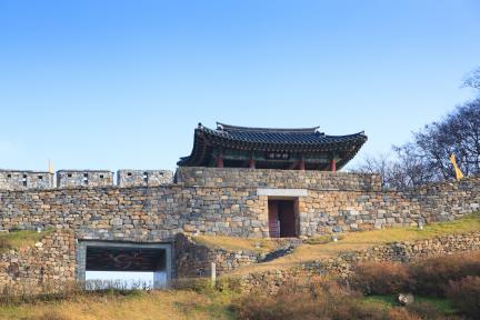 공주 공산성_성밖에서 바라본 금서루 (촬영년도 : 2015년)