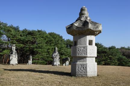 파주 장릉_장명등_미술_2005년(출처 : 국립문화재연구소)