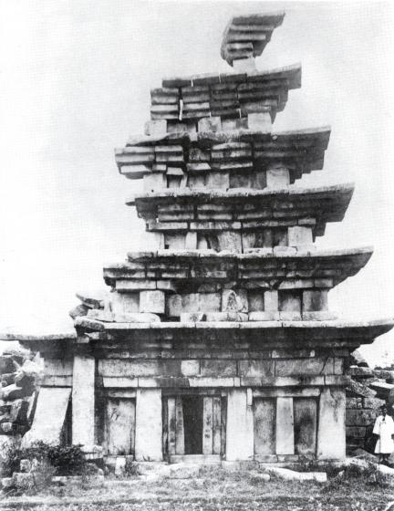 익산 미륵사지 석탑(1910년) 동측면