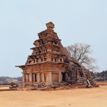 익산 미륵사지 석탑(2000년) 동북측면