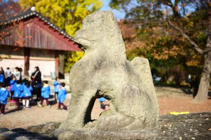 경주 분황사 모전석탑_돌사자상 측면 (촬영년도 : 2015년)