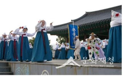 돈돌날이 공연