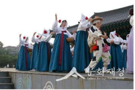 돈돌날이 공연