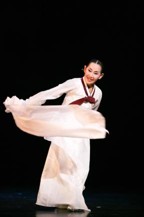 평남 수건춤 대표 이미지