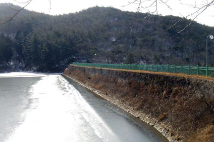 군산 구 제1수원지 제방