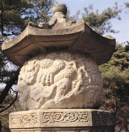 기단부 상대 갑석과 탑신부의 운룡문