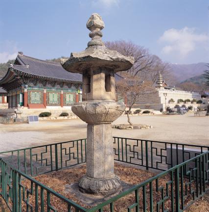 김제 금산사 석등