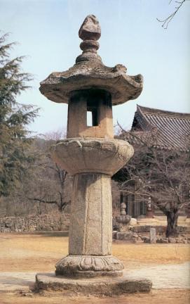 김제 금산사 석등