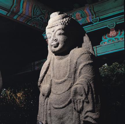 본존불상 상반신