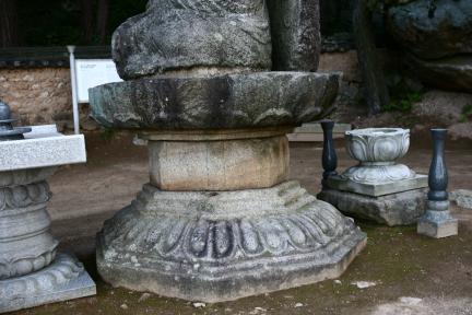 경주 남산 미륵곡 석조여래좌상 대좌