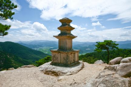 경주남산용장사곡삼층석탑