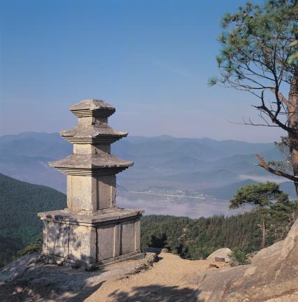 경주 남산용장사곡삼층석탑