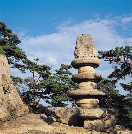 경주 남산 용장사곡 석조여래좌상