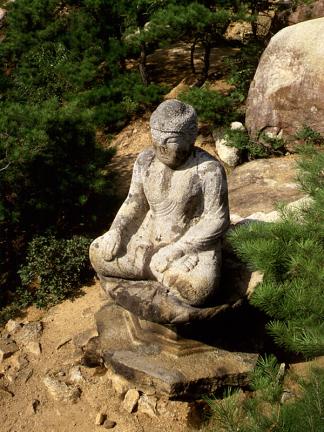 경주 남산 삼릉계 석조여래좌상