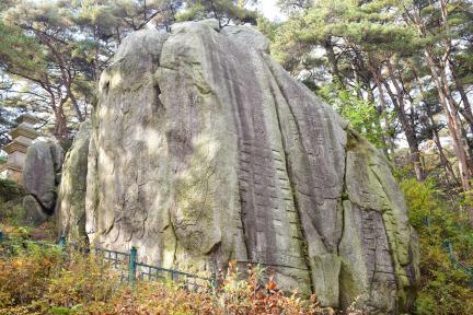 경주 남산 탑곡 마애불상군_동북면 (촬영년도 : 2015년)