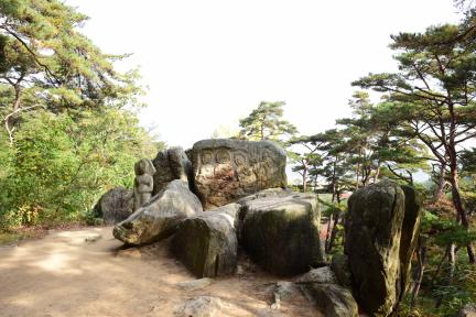 경주 남산 탑곡 마애불상군_동쪽면4 (촬영년도 : 2015년)