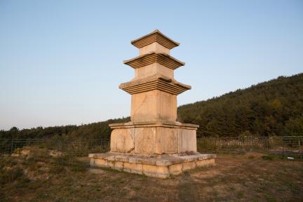 경주 남산 창림사지 삼층석탑