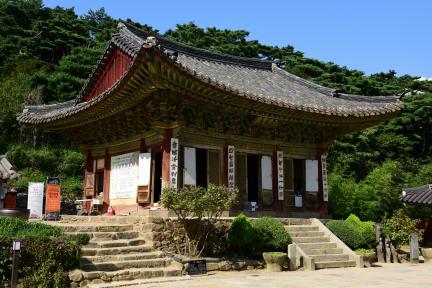 강화 전등사 대웅전_측면 전경 (촬영년도 : 2015년)