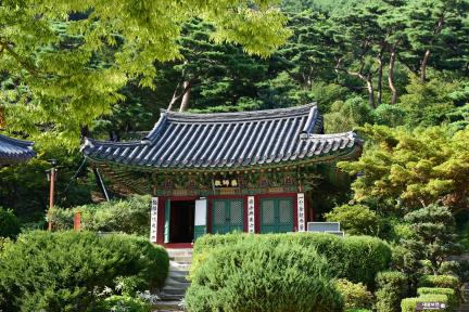 강화 전등사 약사전_원경 (촬영년도 : 2015년)