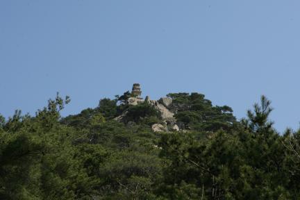 경주 남산 용장사곡 삼층석탑_남-원경_건축_2009년(출처 : 국립문화재연구소)