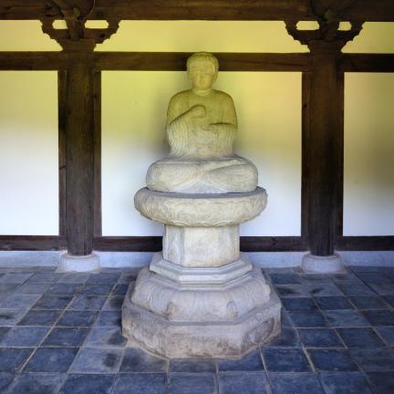 임실 진구사지 석조비로자나불좌상